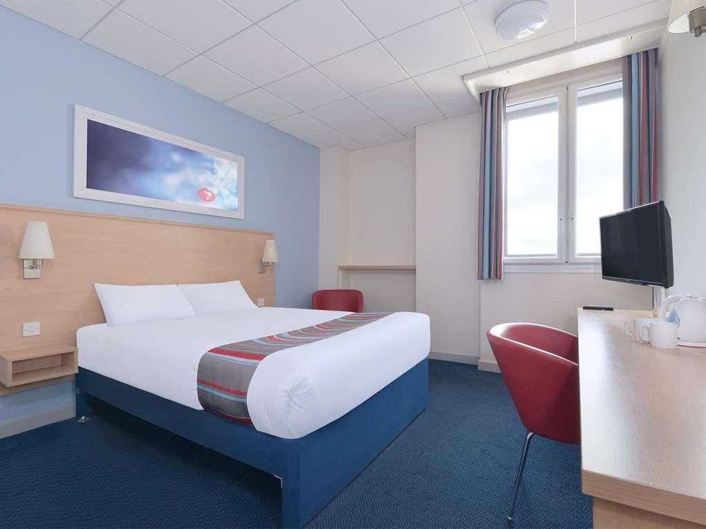 Travelodge Swindon Central Δωμάτιο φωτογραφία